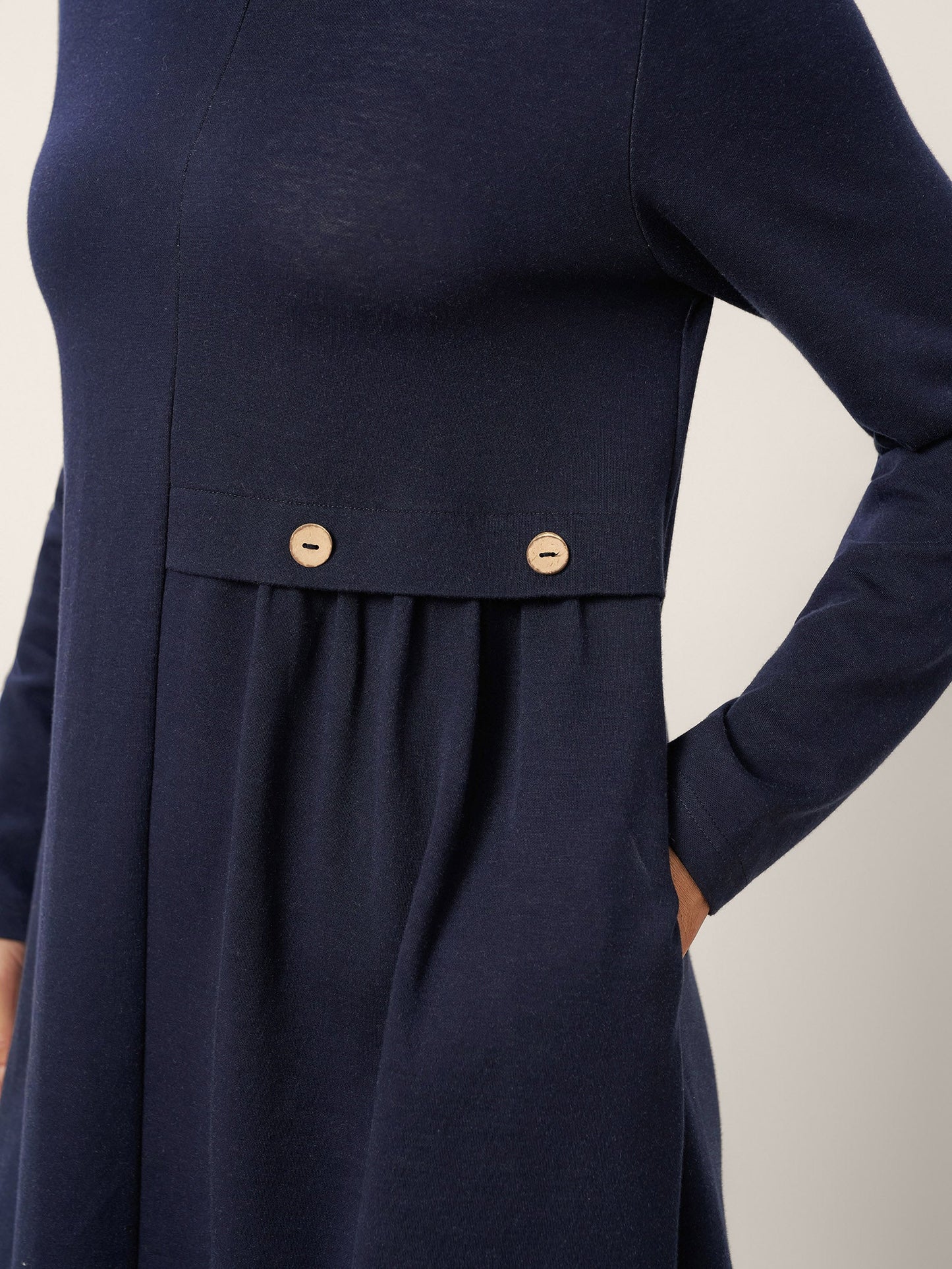 Robe mi-longue à taille plissée asymétrique ALYSSA