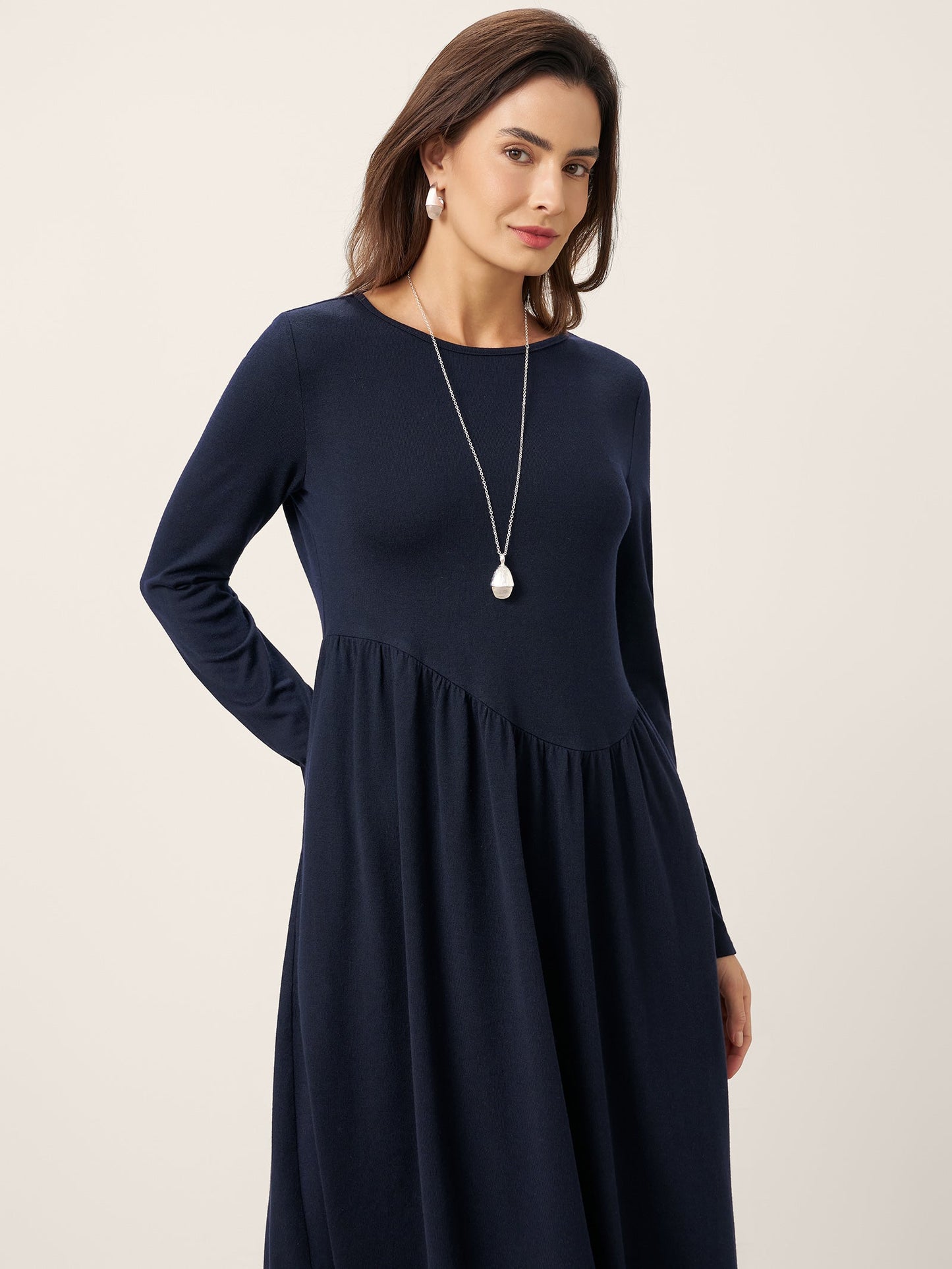 Robe longue en laine à coupe asymétrique et incurvée CALLIE