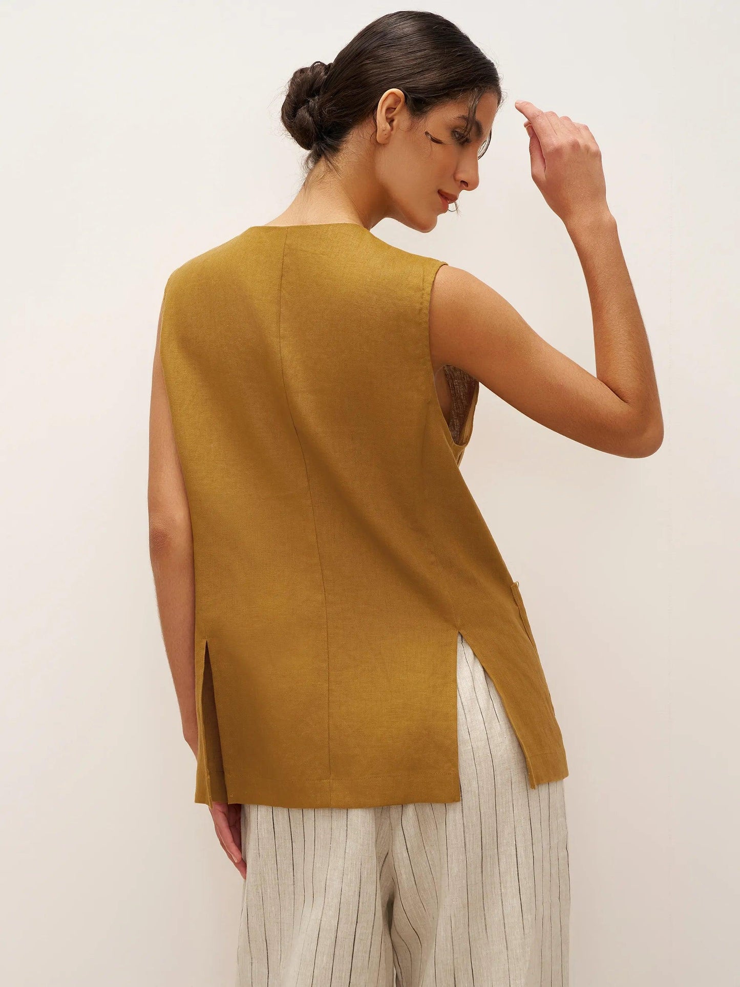 Gilet ELFRIDA 100% Lin à Boutons et Patte de Boutonnage Courbe