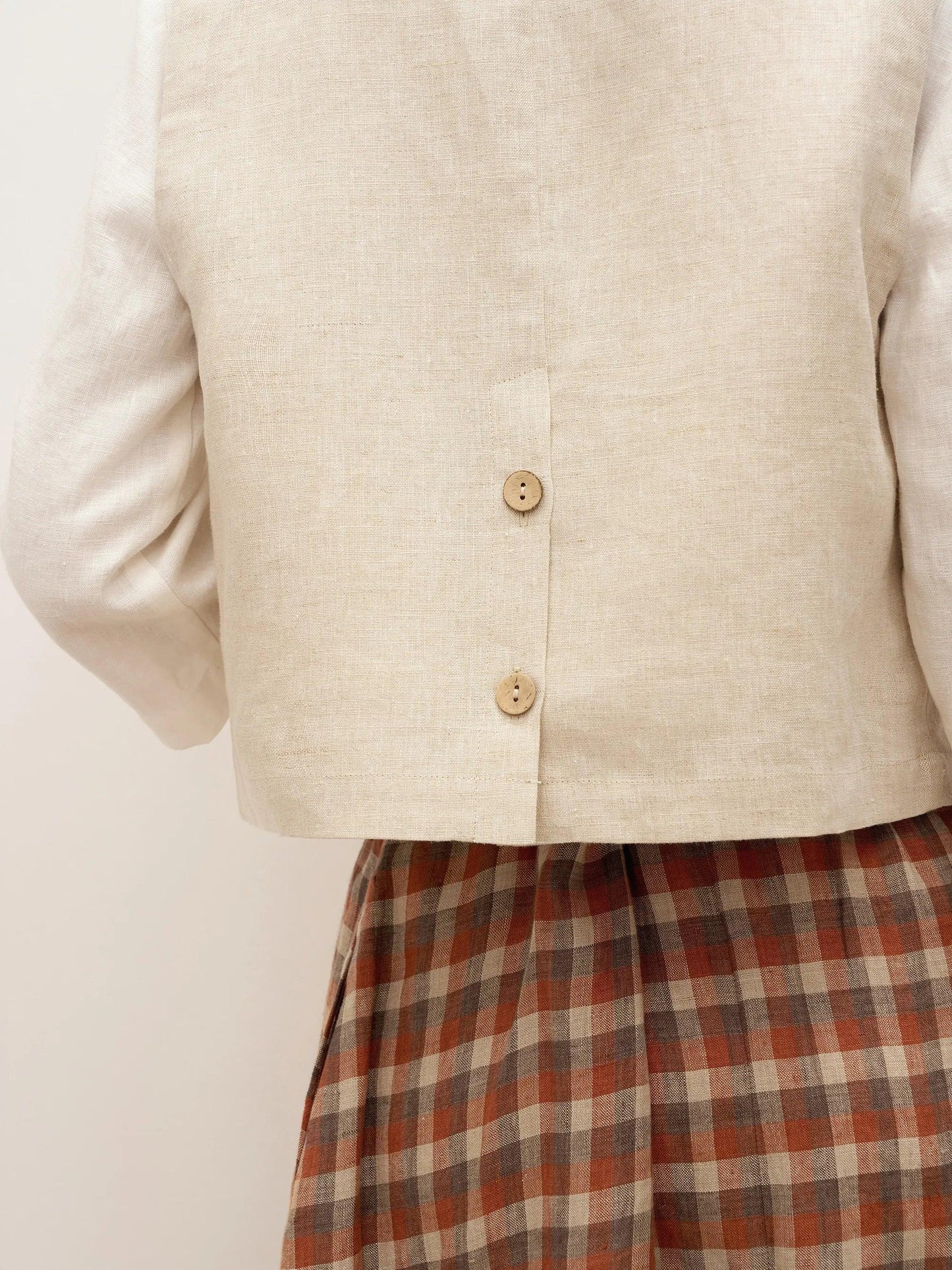 Gilet 100% Lin à Col en V et Fermeture Boutonnée DELIA