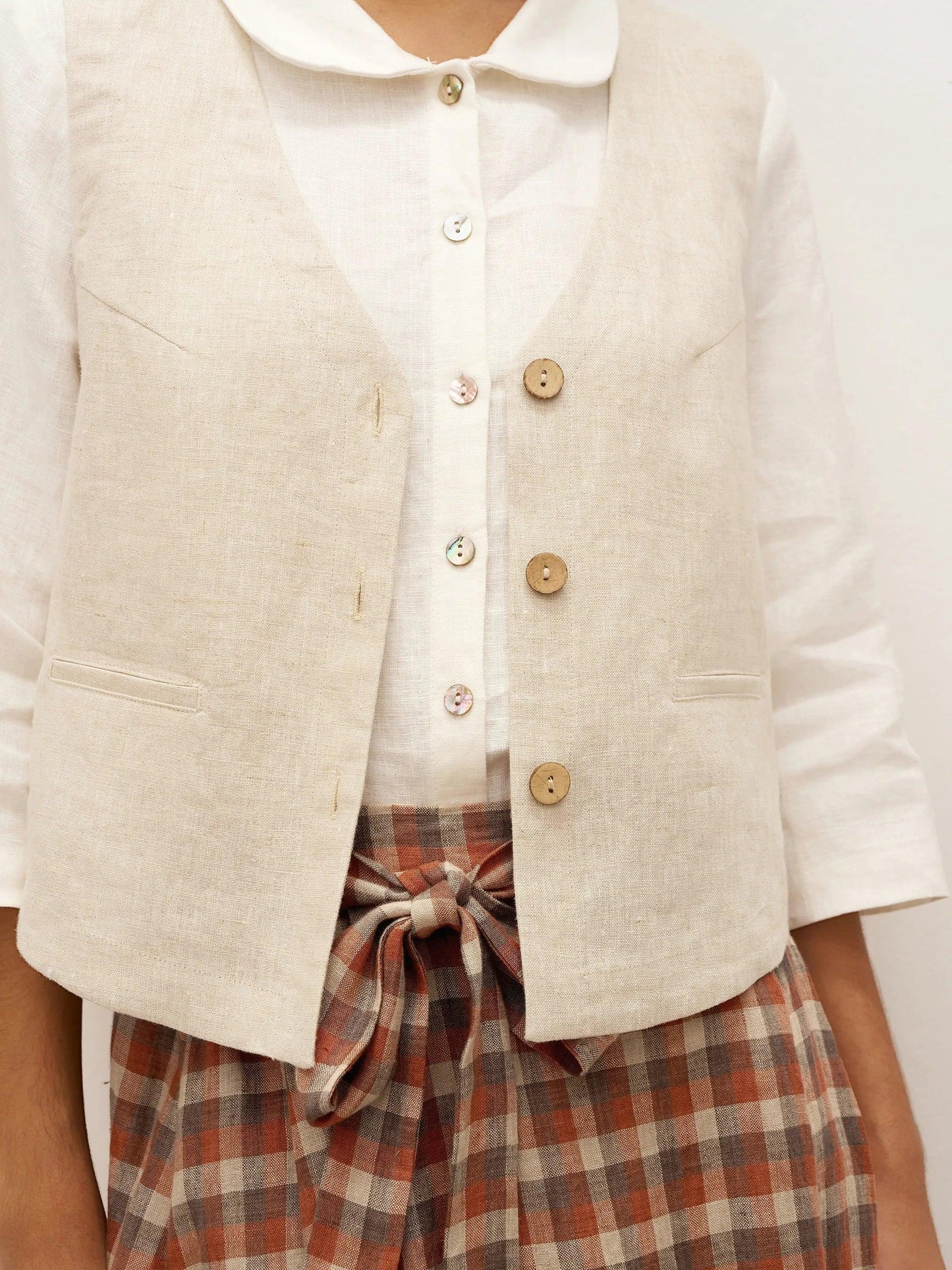 Gilet 100% Lin à Col en V et Fermeture Boutonnée DELIA