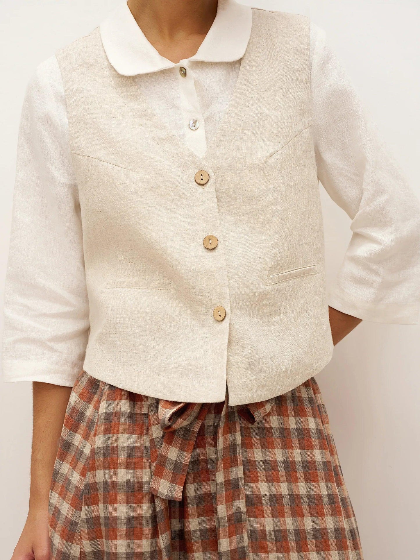 Gilet 100% Lin à Col en V et Fermeture Boutonnée DELIA