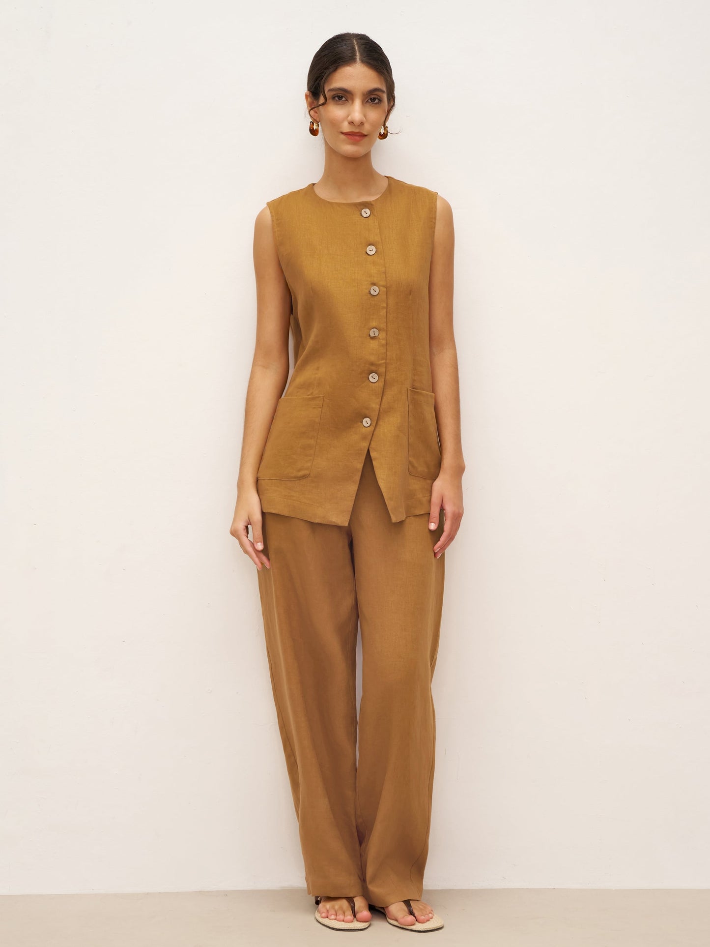 Gilet ELFRIDA 100% Lin à Boutons et Patte de Boutonnage Courbe