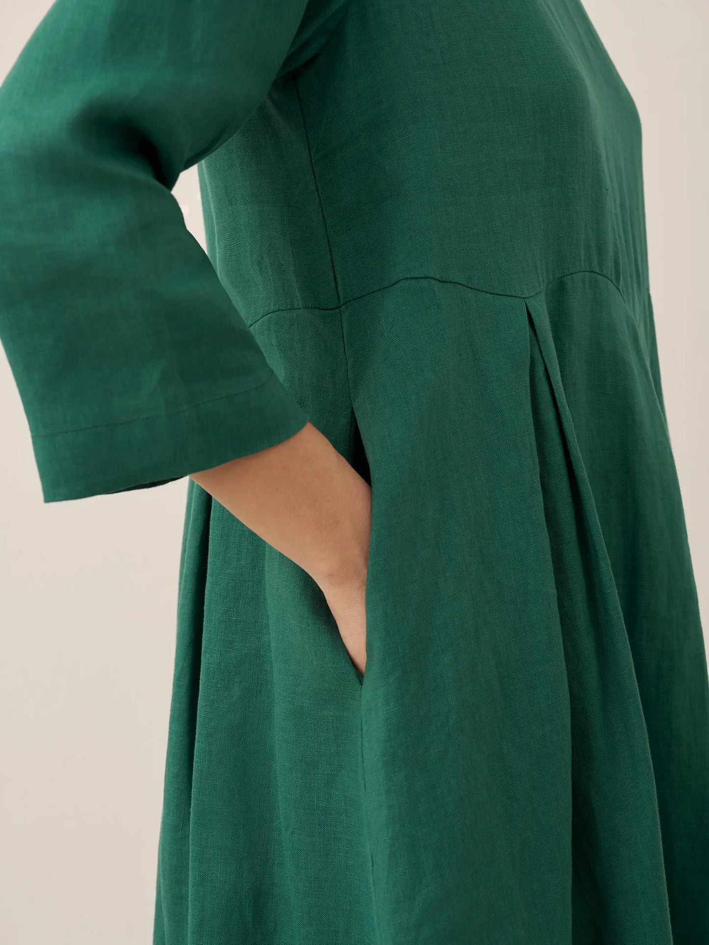 Robe longue plissée en lin à encolure bateau 100% ABIGAIL