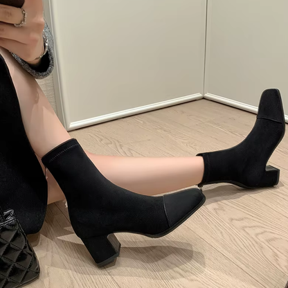 Bottines Stretch Suédées – Élégance Confortable & Silhouette Raffinée
