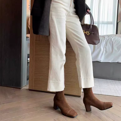 Bottines Stretch Suédées – Élégance Confortable & Silhouette Raffinée