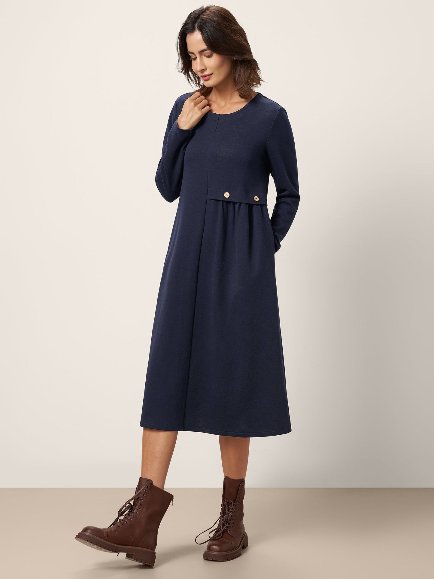 Robe mi-longue à taille plissée asymétrique ALYSSA
