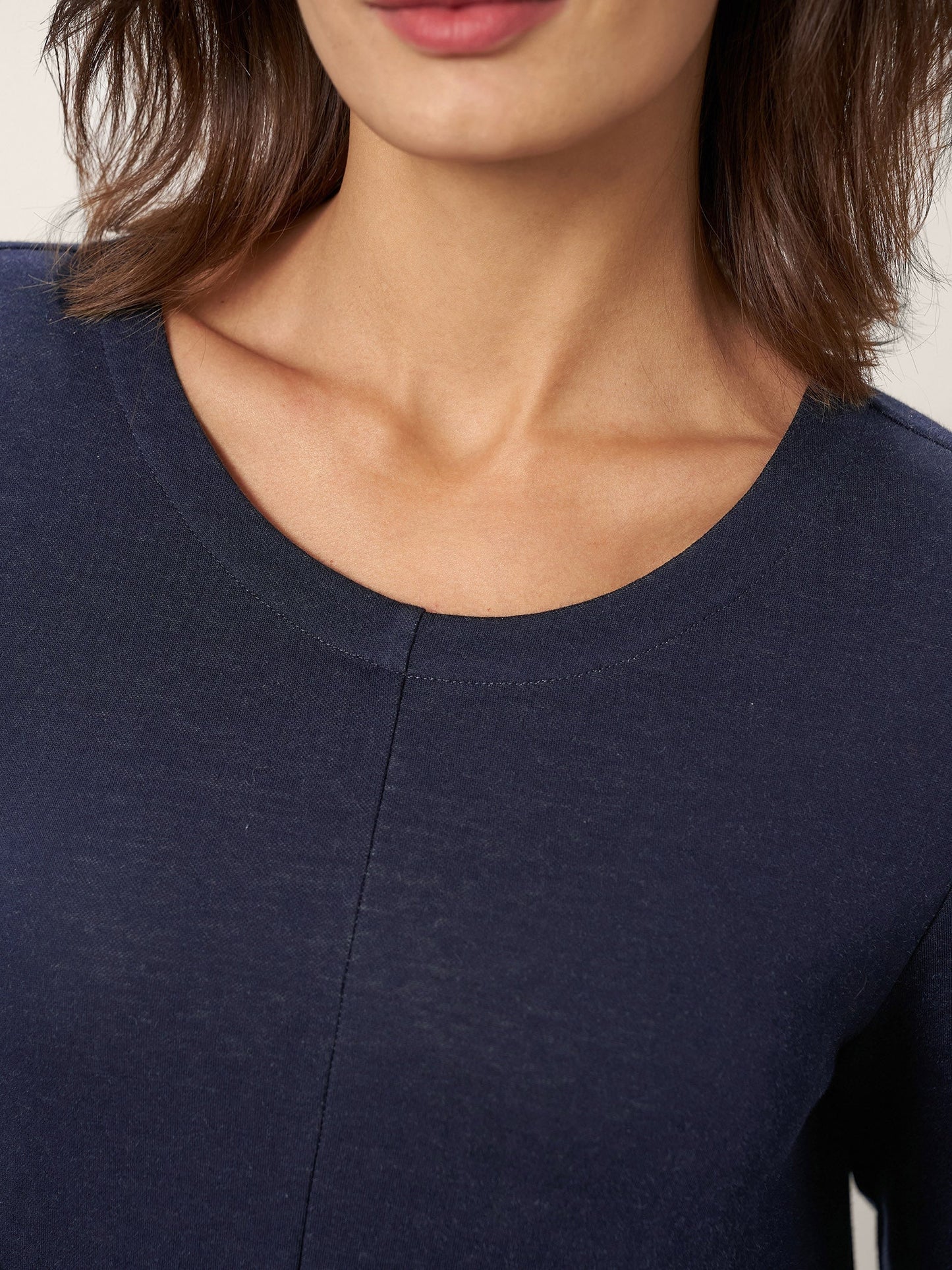 Robe mi-longue à taille plissée asymétrique ALYSSA