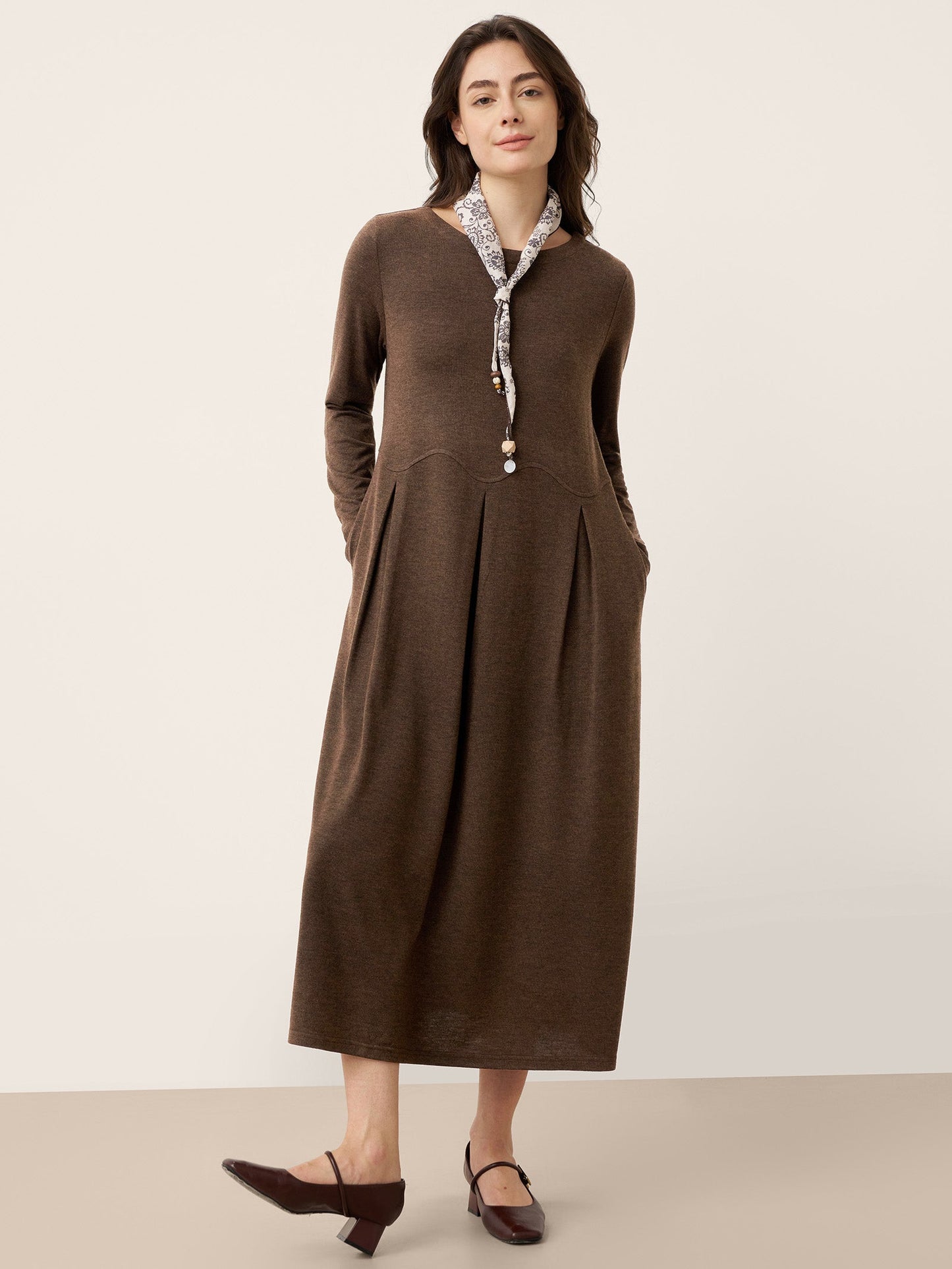 Robe longue à plis sculptés avec panneaux arqués en laine CALISTA