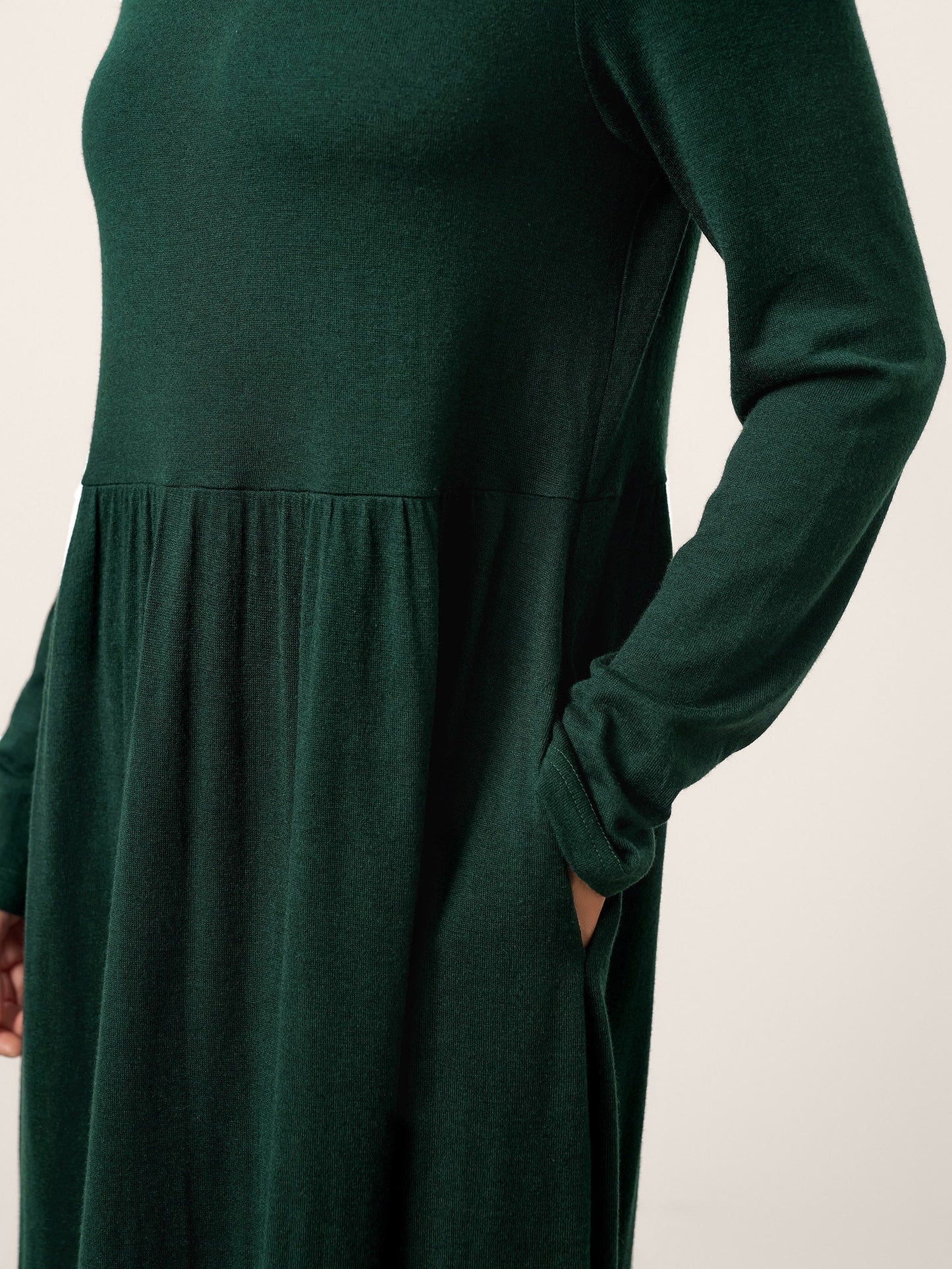 Robe longue plissée à col superposé en laine BILLIE